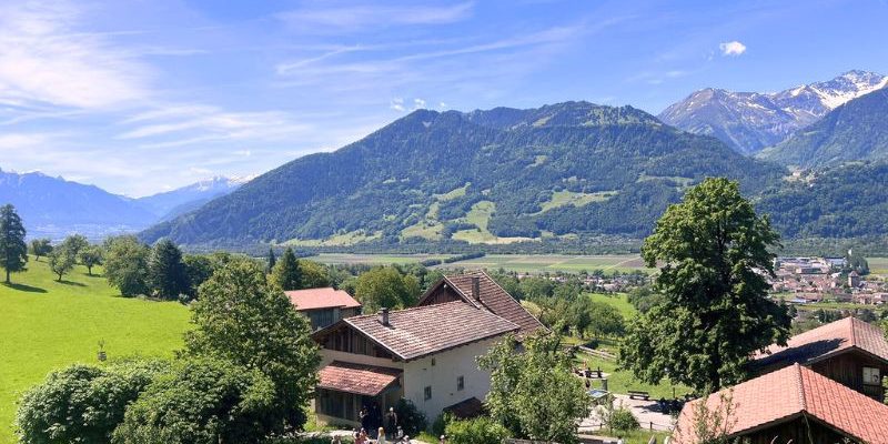 Cận cảnh ngôi làng Heidi - Địa điểm du lịch Thụy Sĩ đẹp như truyện cổ tích