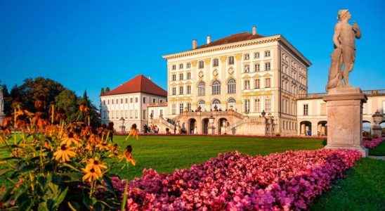Tòa lâu đài Nymphenburg nguy nga và rộng lớn
