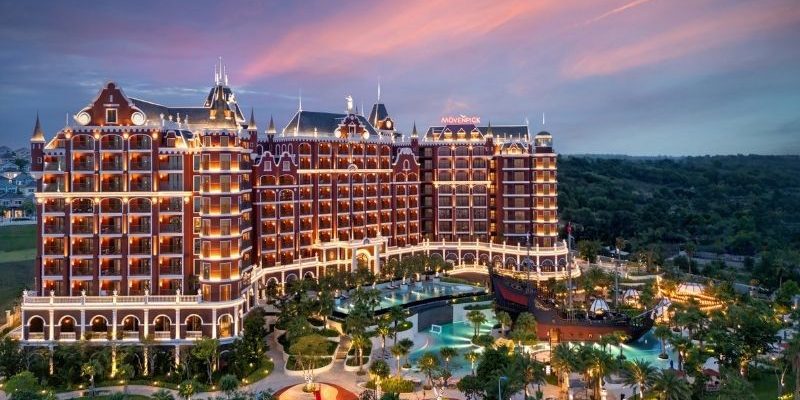 Mövenpick Phan Thiết thiết kế lâu đài Port Royal phong cách Caribe 5 sao