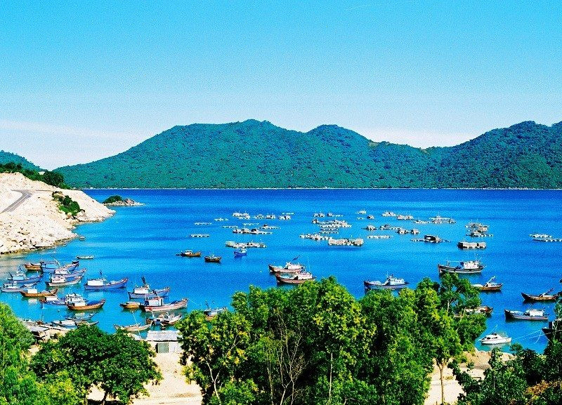 Vẻ đẹp như tranh của thiên đường biển Vịnh Vũng Rô