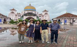 Khách du lịch check-in ở Malaysia