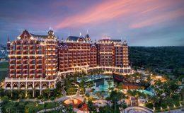 Mövenpick Phan Thiết thiết kế lâu đài Port Royal phong cách Caribe 5 sao