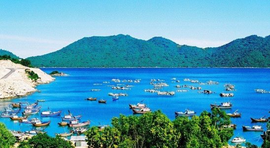 Vẻ đẹp như tranh của thiên đường biển Vịnh Vũng Rô